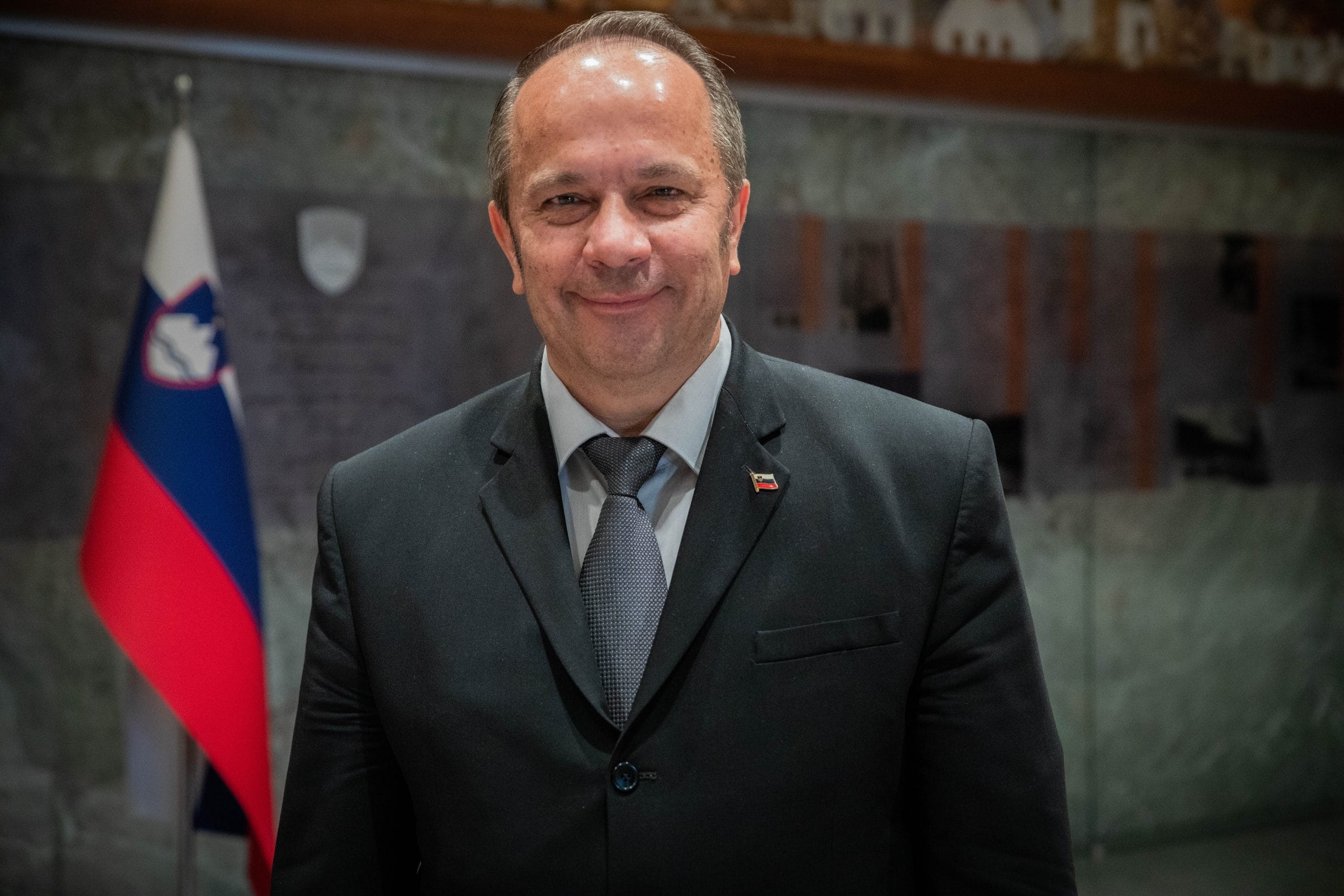 mag. Branko Grims: Je ministrica za zunanje zadeve Tanja Fajon storila dovolj za vzpostavitev učinkovitega nadzora na meji za preprečitev ilegalnih migracij?