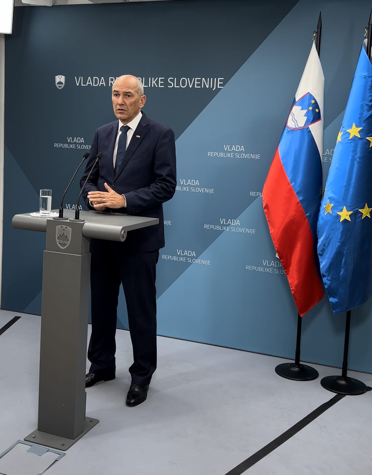 Janez Janša po seji SNAV: Gre za trenutek, ko je potrebno stopiti skupaj