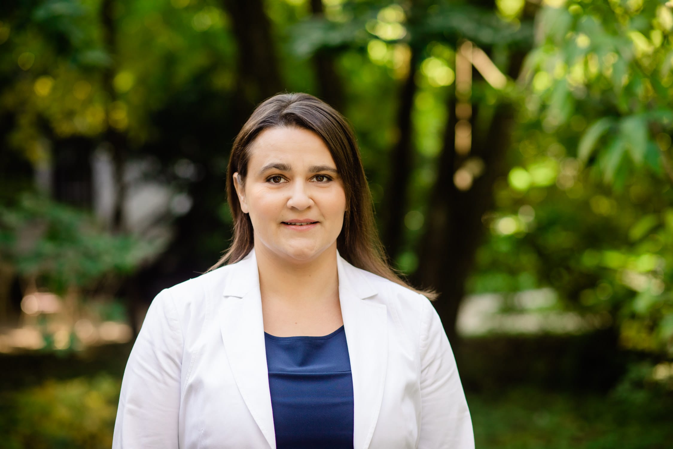 Suzana Lep Šimenko: Kakšni so stroški prevoza oseb v azilne domove in stroški namenjeni za tolmače?