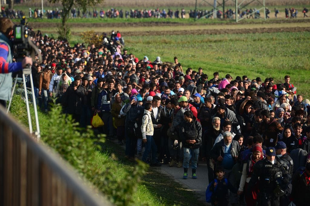 Migrantski val 2.0 in predlogi SDS za ukrepanje