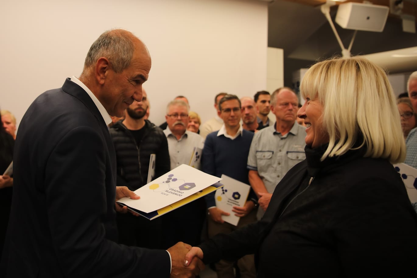 Dobrodošli v naši veliki družini