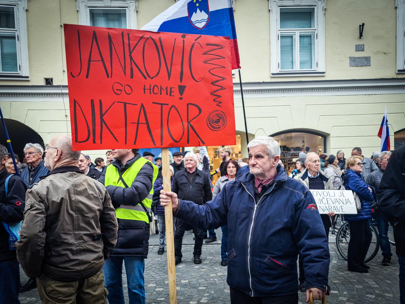 SDS Ljubljana: Zakaj je v Ljubljani nujno protestirati!