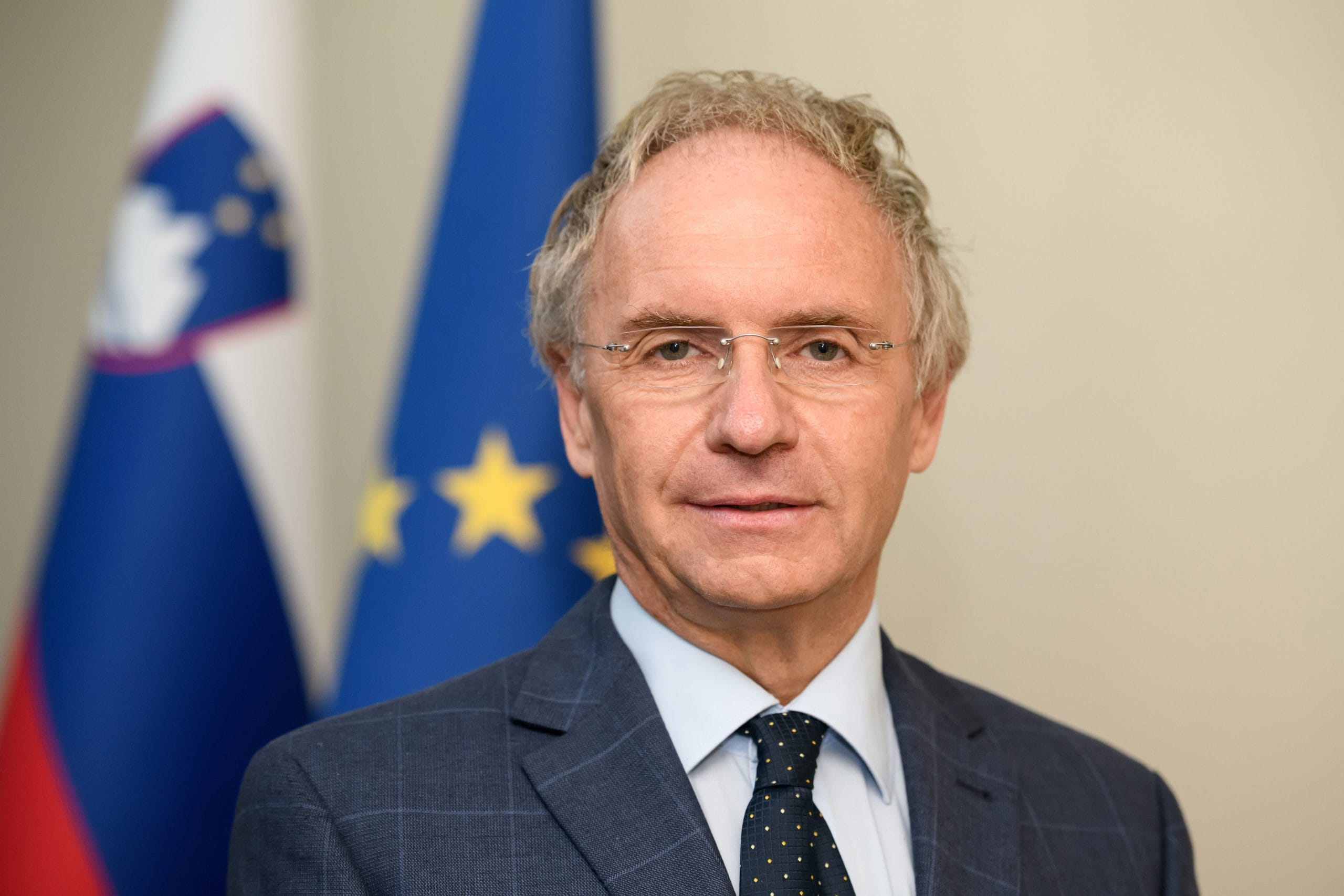 Aleš Hojs: Enotno