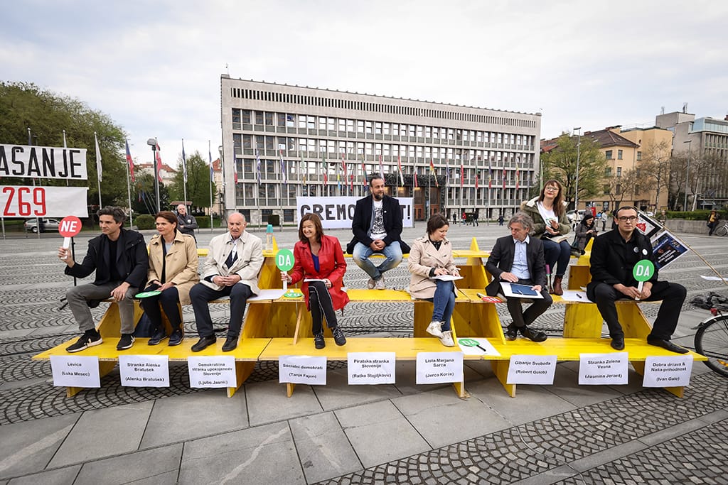 Denar naj se namesto "nevladnim" organizacijam nameni obnovi Slovenije po poplavah