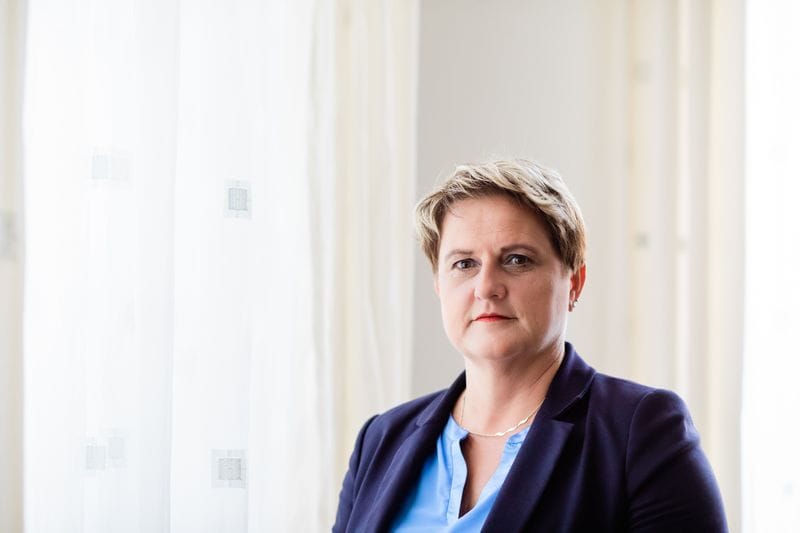 Jelka Godec: Zakaj ministrica za zdravstvo ne vodi pogajalske skupine za oblikovanje plačnega stebra za zdravstvo?