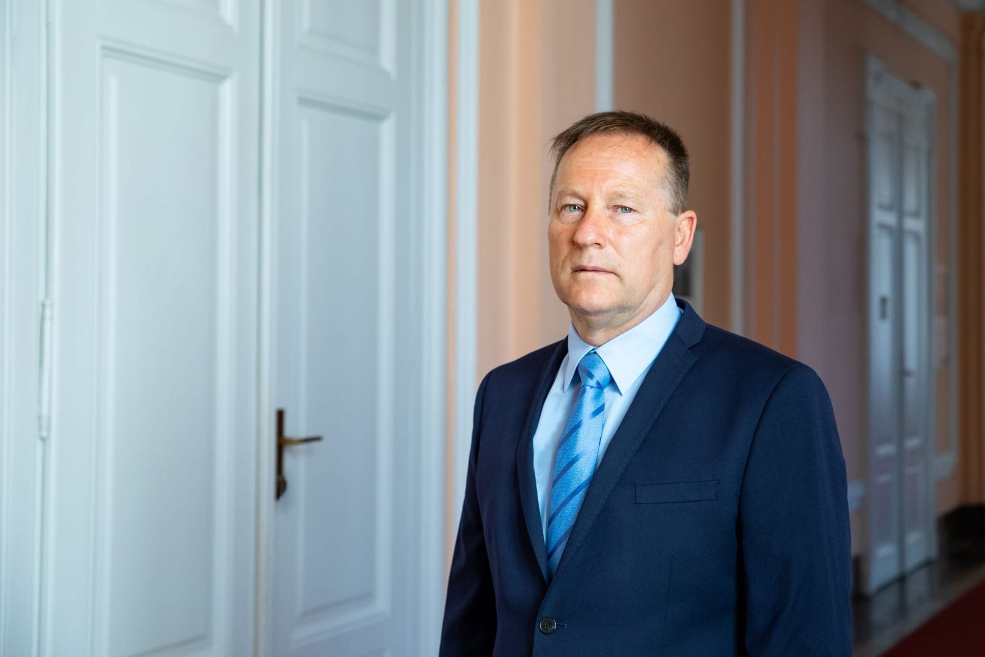 Anton Šturbej: Koliko sredstev je bilo v zadnjih letih namenjenih za investicije v izobraževalno – raziskovalno infrastrukturo vseh slovenskih univerz?