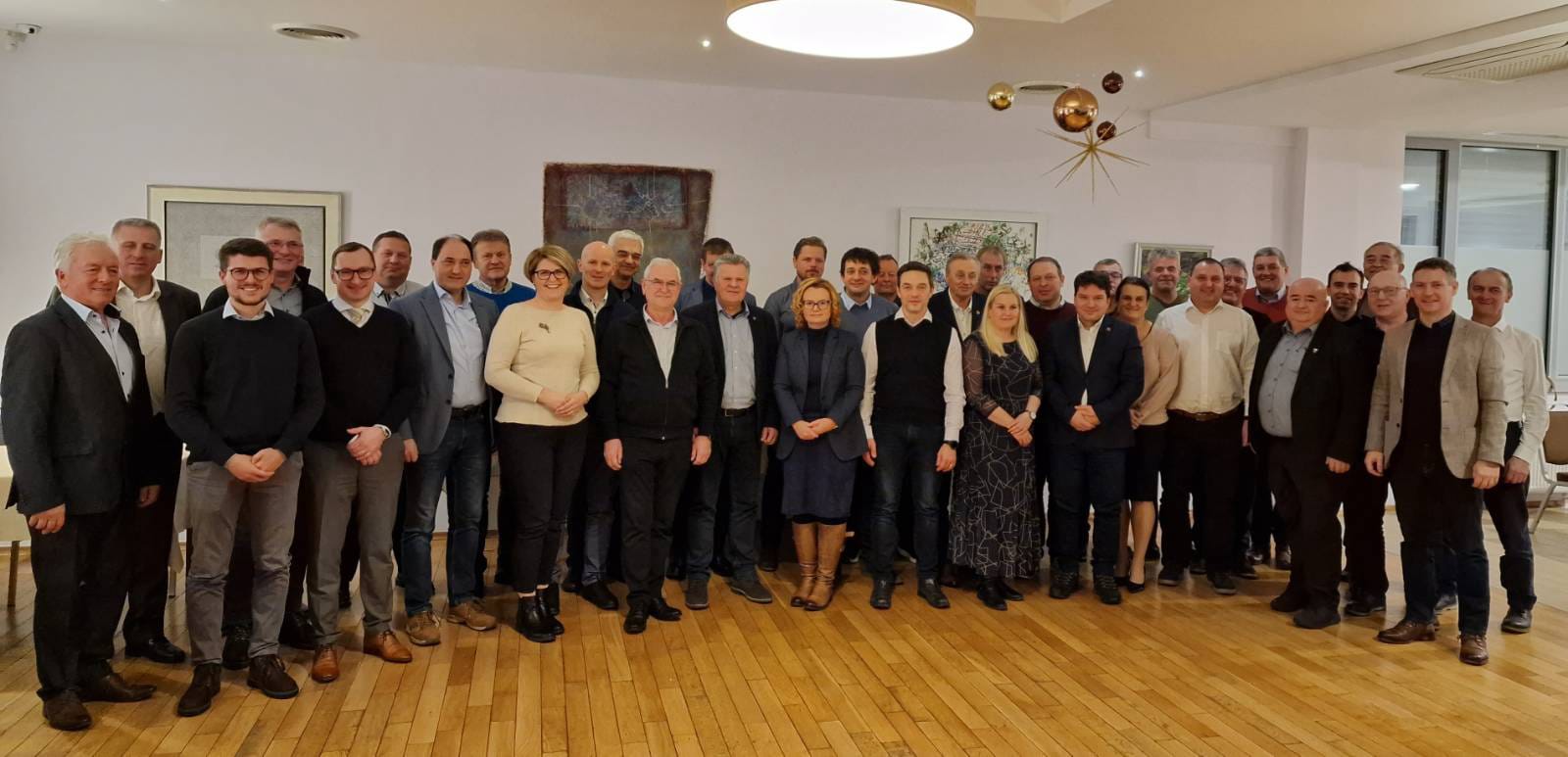 Klub županj in županov SDS: Zagovarjamo enakomeren razvoj