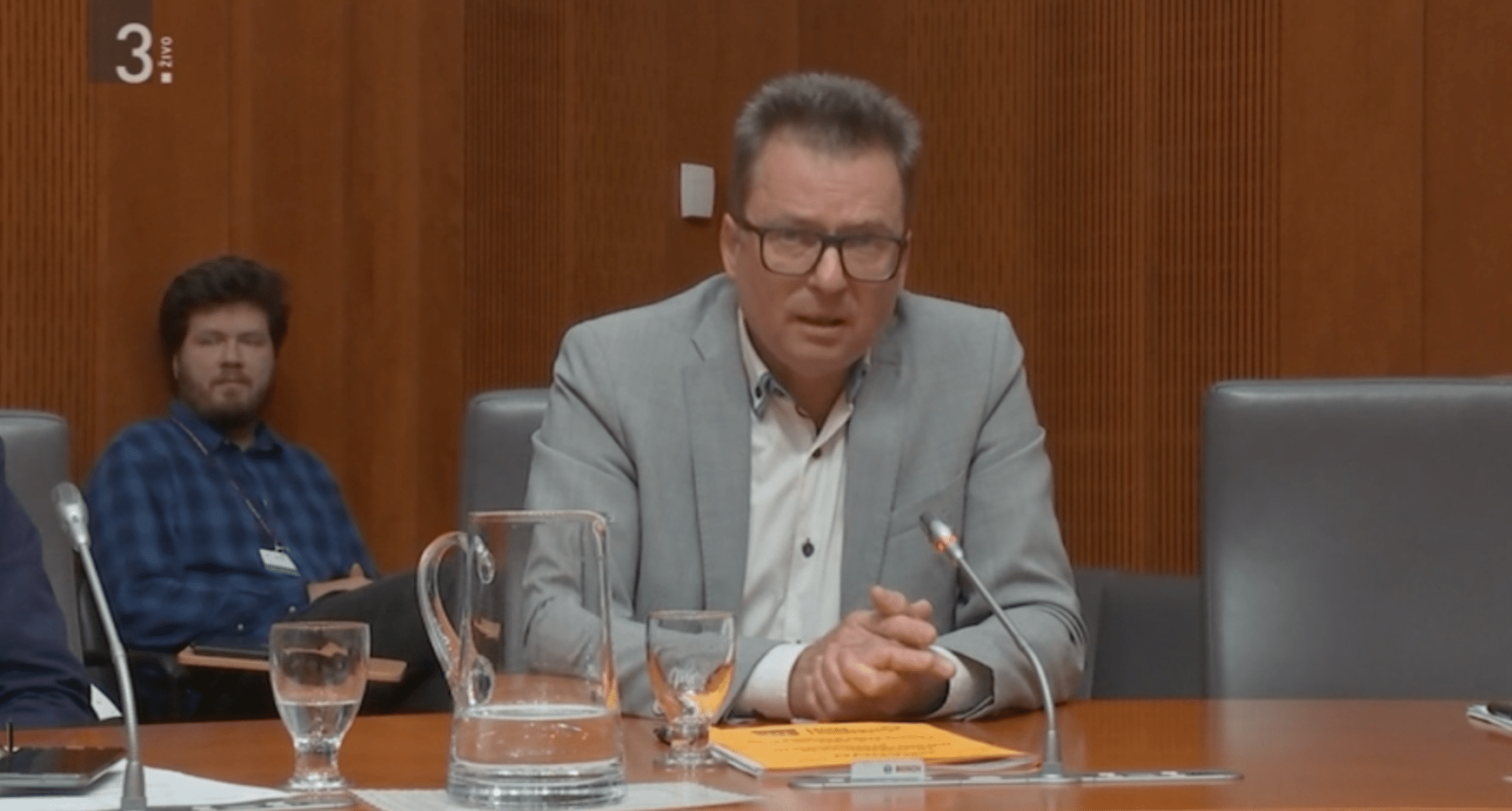Odbor za infrastrukturo, okolje in prostor sprejel resolucijo o dolgoročni miroljubni rabi jedrske energije v Sloveniji in predlog za razpis referenduma o zagotavljanju stabilne oskrbe z nizkoogljično električno energijo