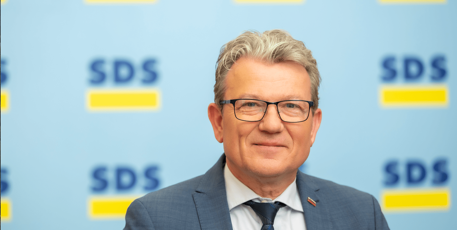 Jožef Lenart: Ali je vzrok za povečanje lažnih prijav prebivališča v tem, da se to po novem lahko uredi na katerikoli upravni enoti?