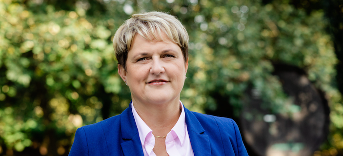 Jelka Godec: Kdaj bo vlada prevzela odgovornost za skoraj enoletno stavko operaterjev številke 112?