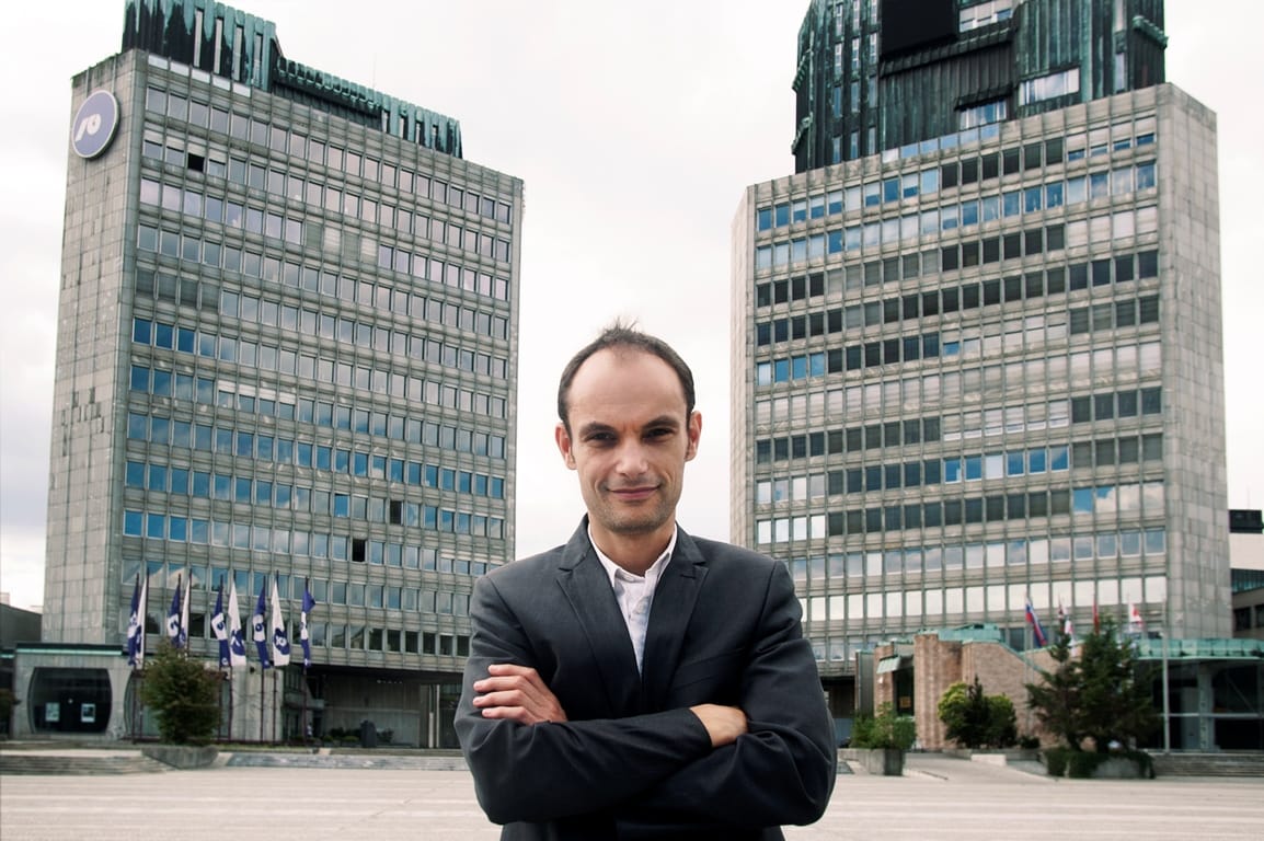 Dr. Anže Logar