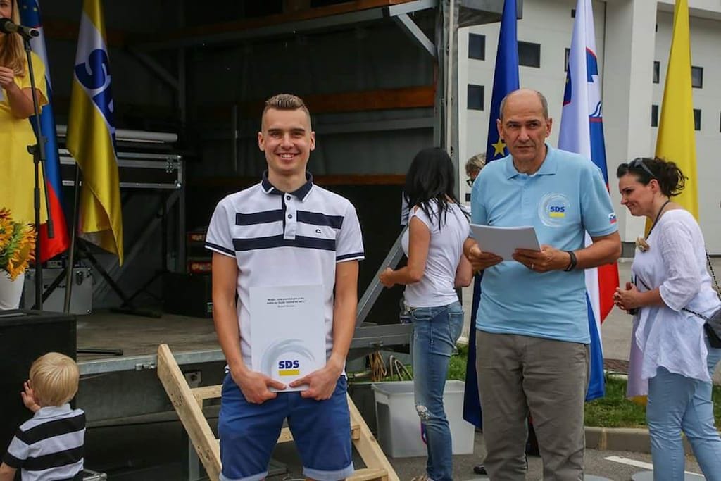 Stranki SDS se je Rok Bratina pridružil zato, ker nosi Slovenijo v srcu.