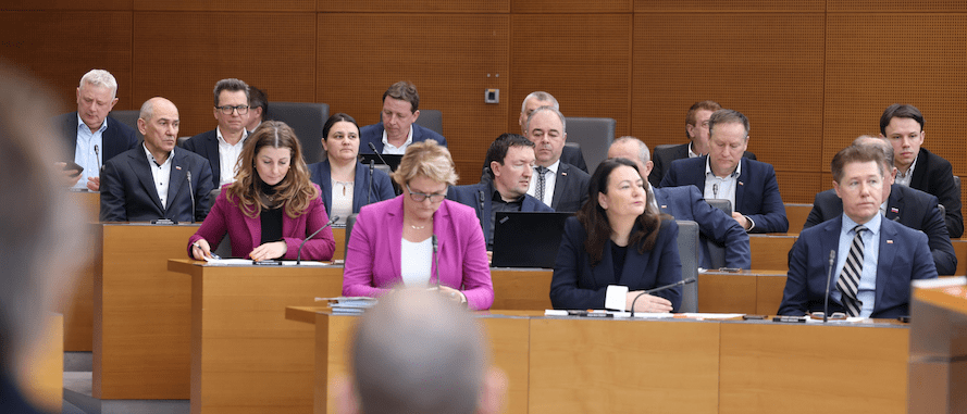 Nataša Sukič vendarle priznala, da Janševa vlada ni znižala pokojnin