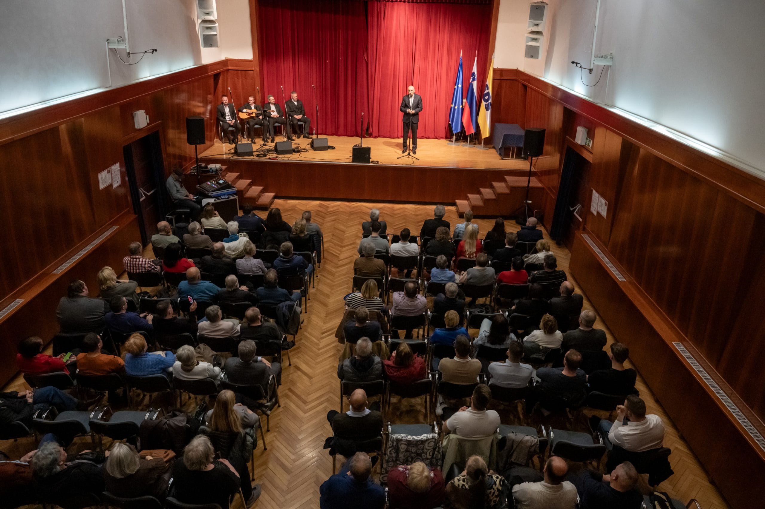 Janez Janša: Pred nami je najprej bitka za dostojanstvo in potem so pred nami volitve