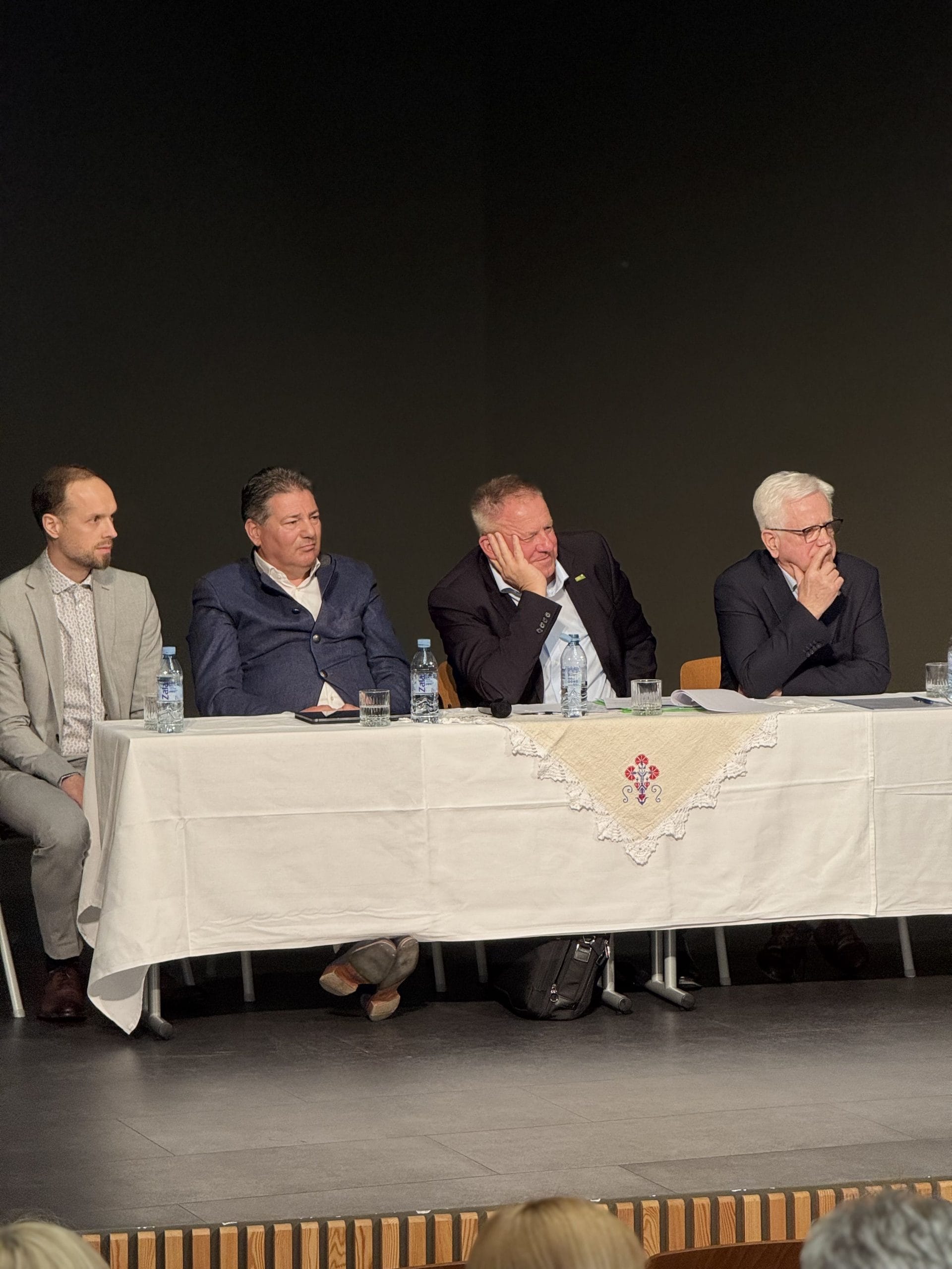 Pogovorno omizje v Nazarju: Podjetniki želimo spodbudno davčno zakonodajo