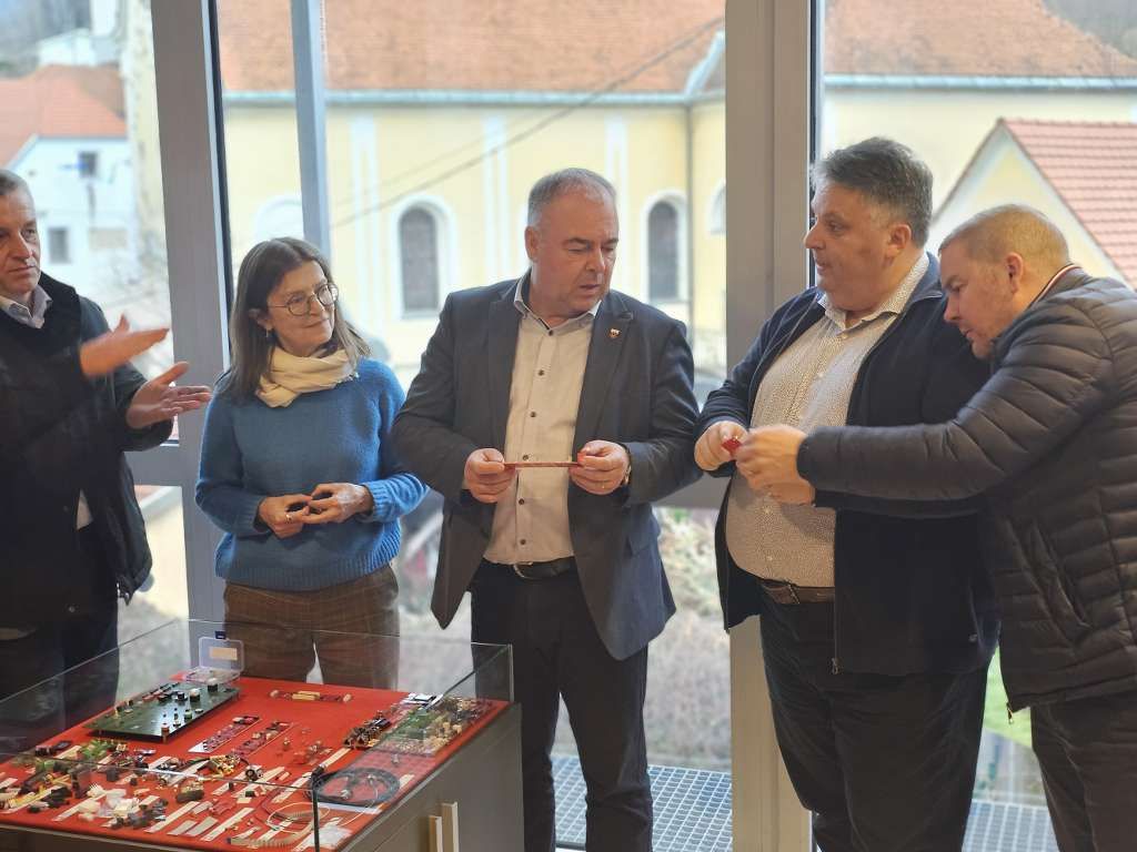Poslanska skupina na terenu: Slovenija ni samo Ljubljana
