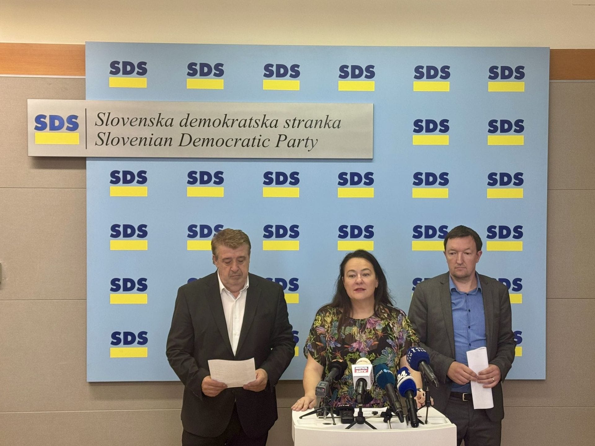 Poslanska skupina SDS: Zaščitimo ljudi – dovolj je bilo ignoriranja romske problematike!