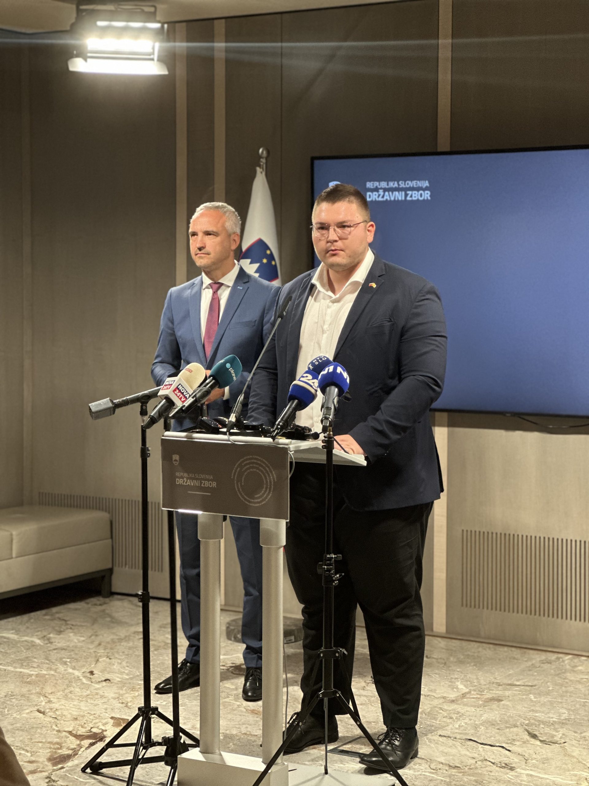 Poslanska skupina SDS in NSi vložili interpelacijo ministra Simona Maljevca