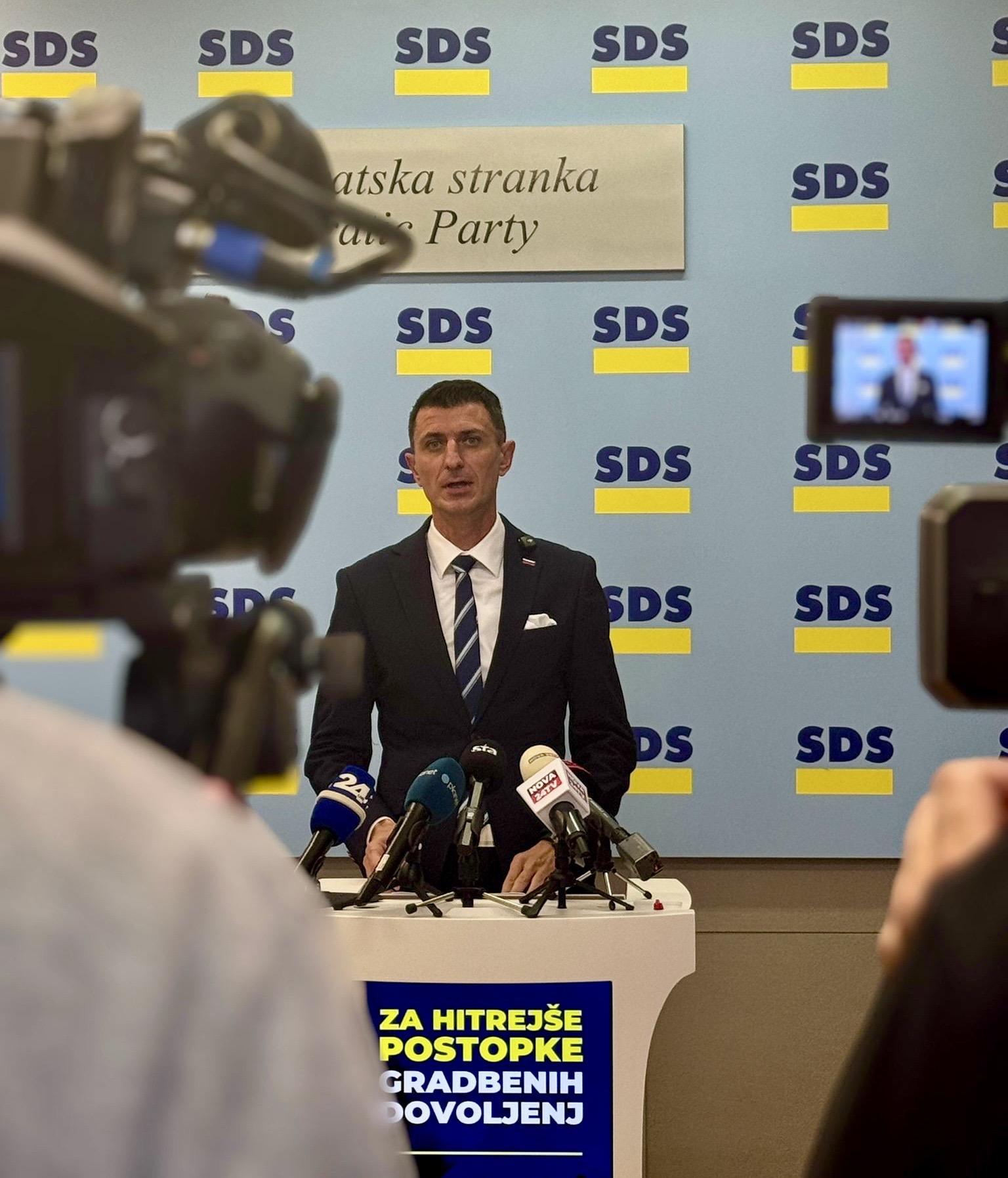 Predlog priporočil v zvezi z odpravo ovir za hitrejšo graditev enostanovanjskih, poslovnih, infrastrukturnih in ostalih objektov
