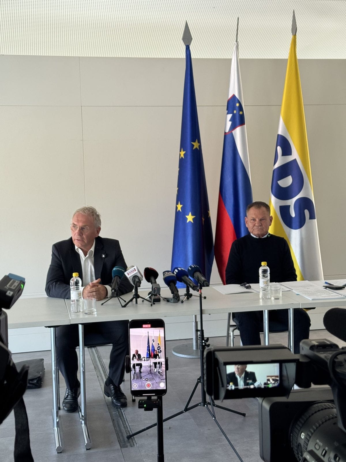 Aleš Hojs: 