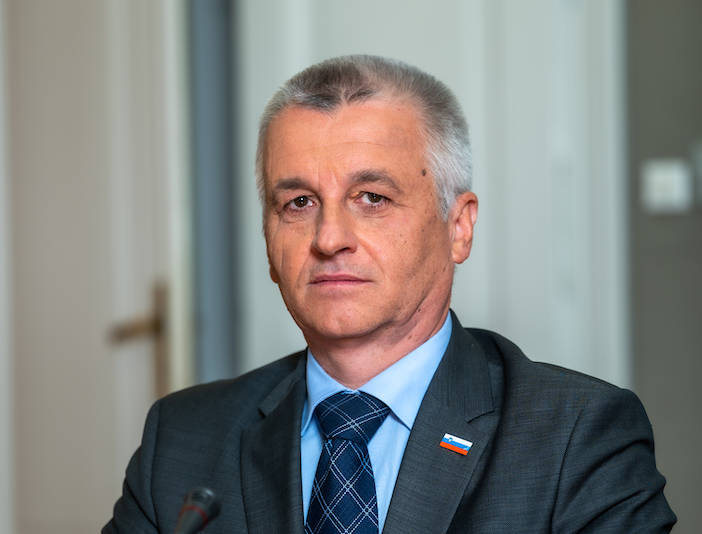 Rado Gladek: Hrvaška nas dohiteva, Slovenija pa spi