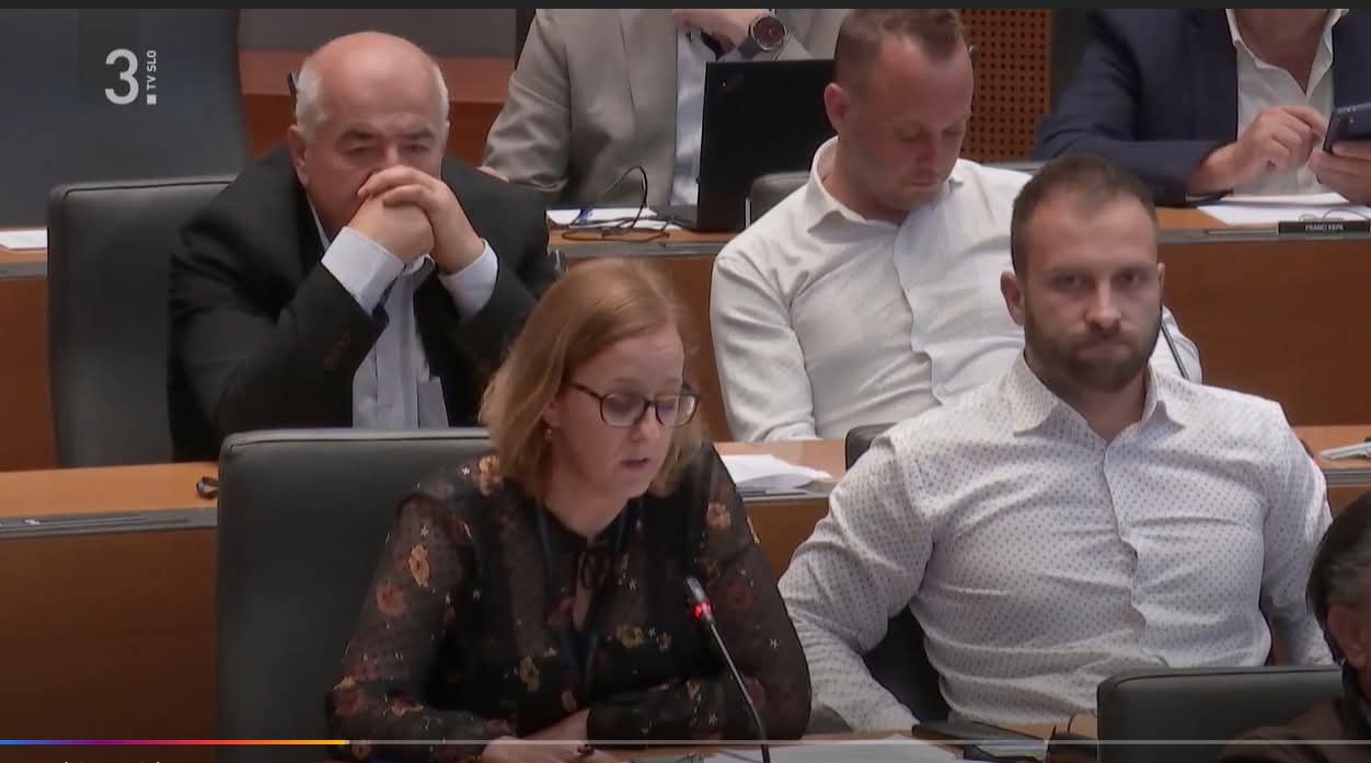 Nov sklic nujne seje Komisije za peticije, človekove pravice in enake možnosti v DZ RS