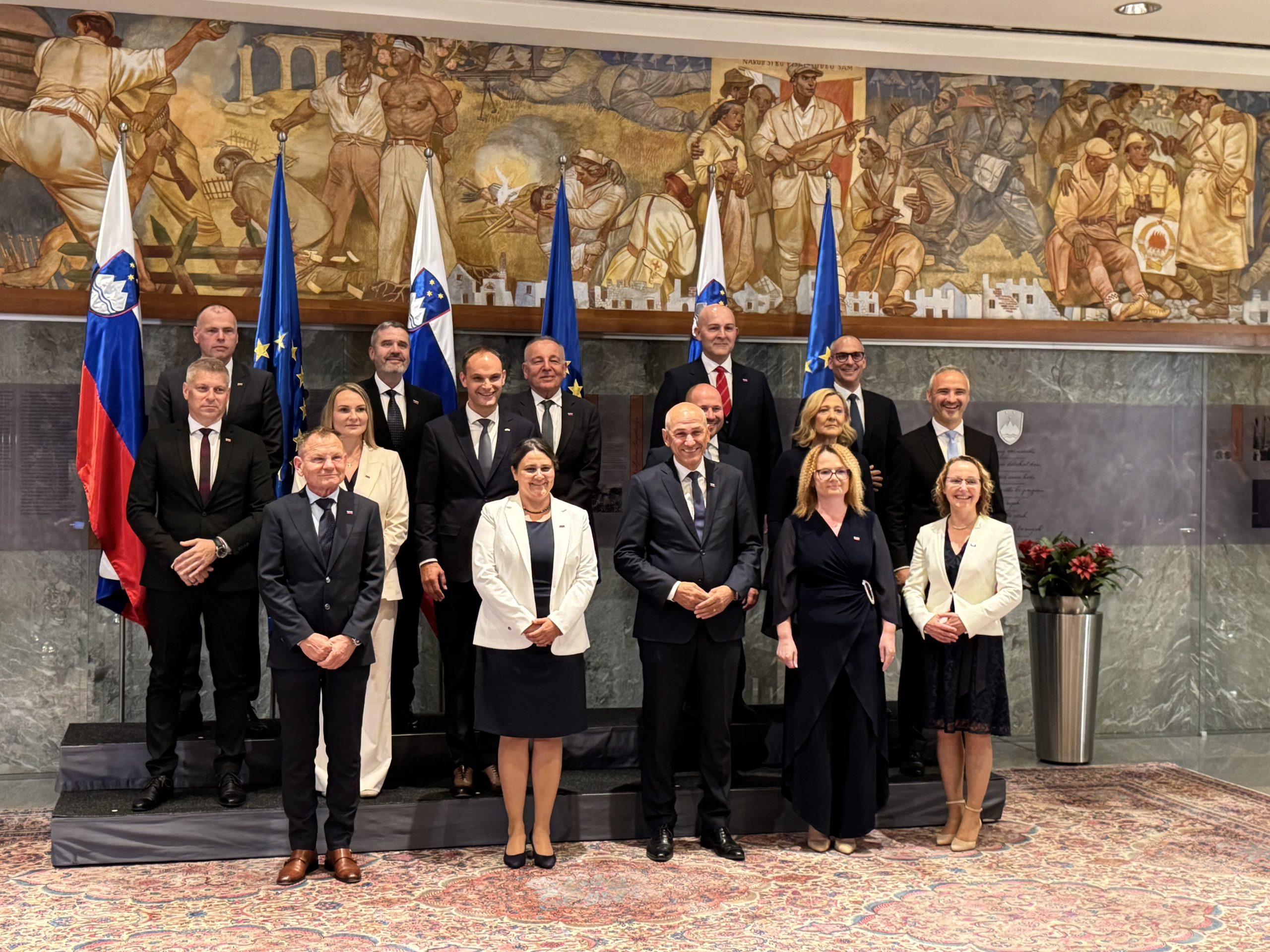 Z oblikovanjem 16. Vlade Republike Slovenije začetek novega razvojnega obdobja