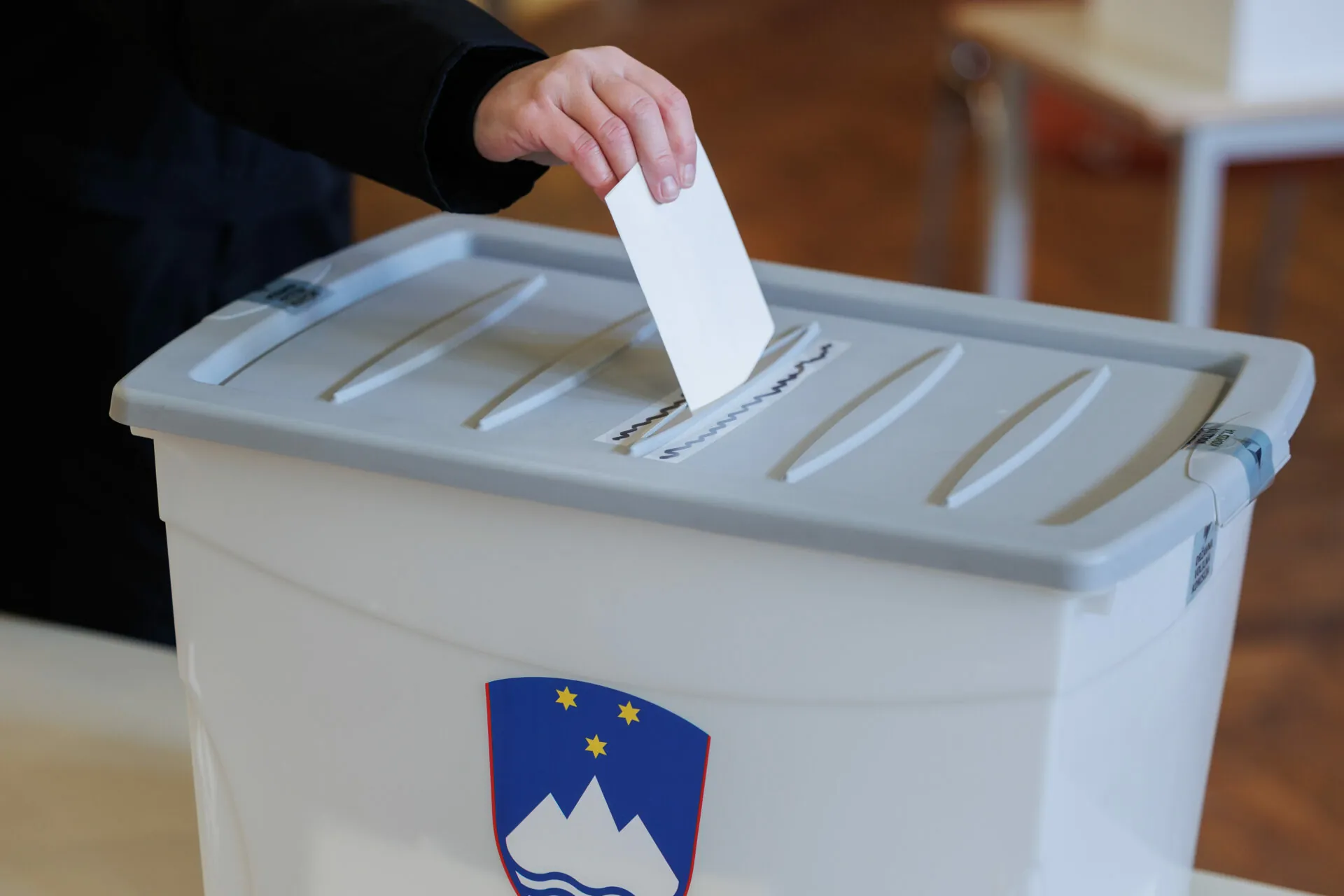 Državni zbor na izredni seji sprejel spremembe Zakona o lokalnih volitvah