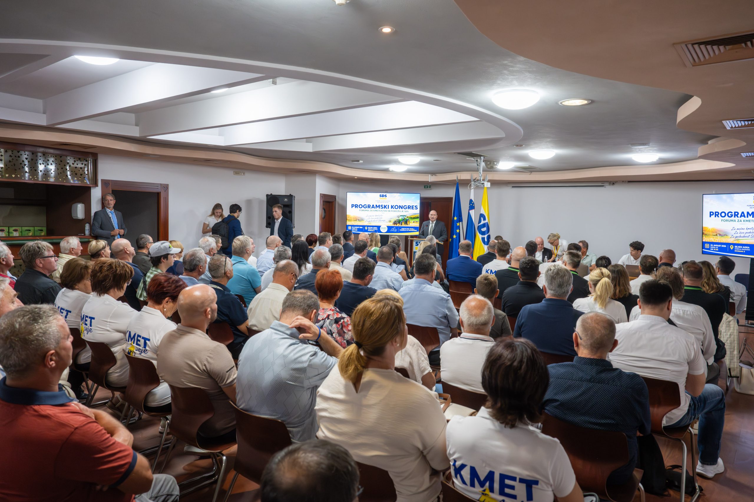 PRIHODNOST SLOVENSKEGA KMETIJSTVA SE ZAČNE PRI ČLOVEKU, KI OBDELUJE ZEMLJO