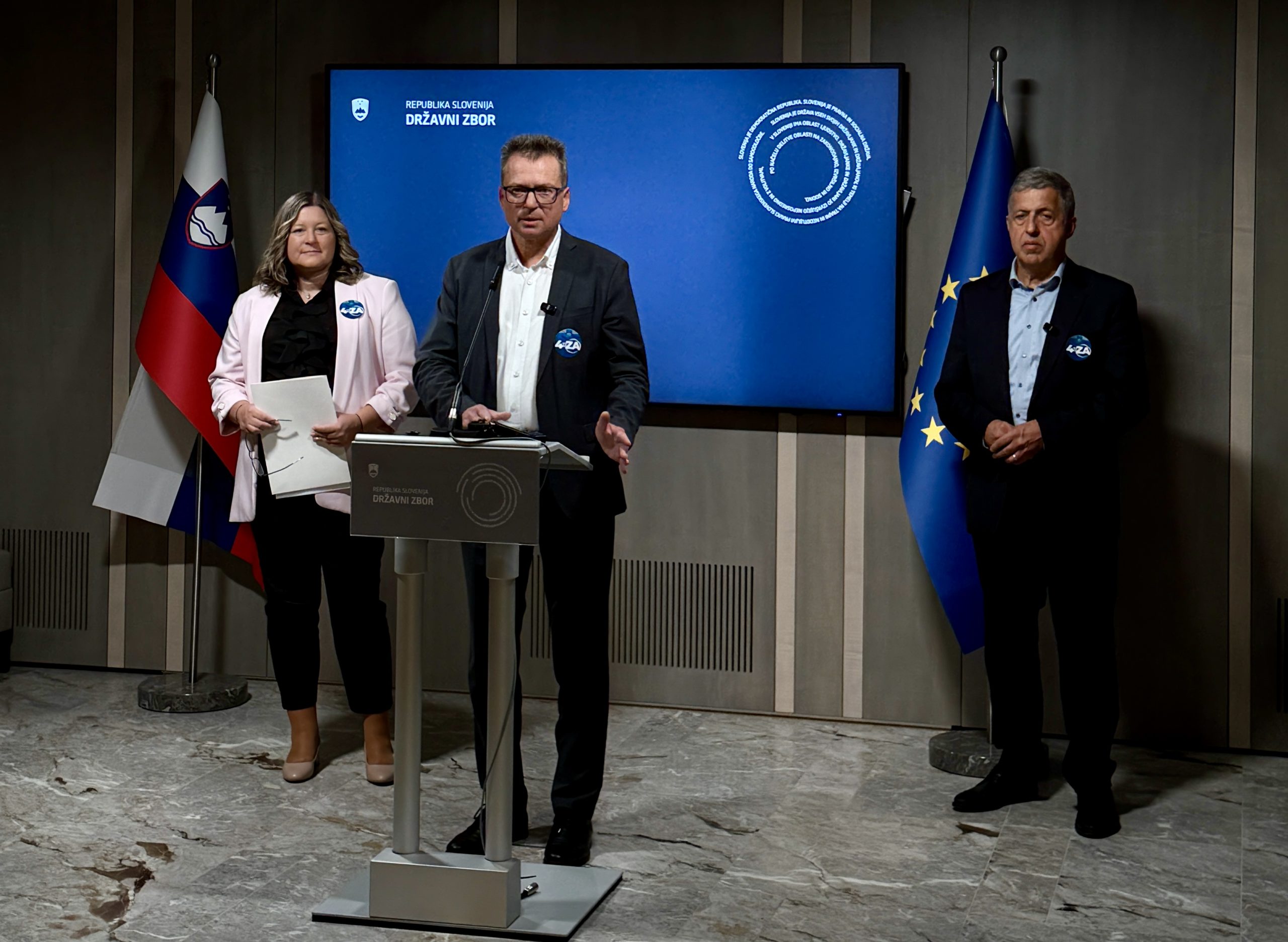Vloženi trije predlogi za razpis posvetovalnih referendumov